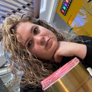 Meet your Posher, Jany